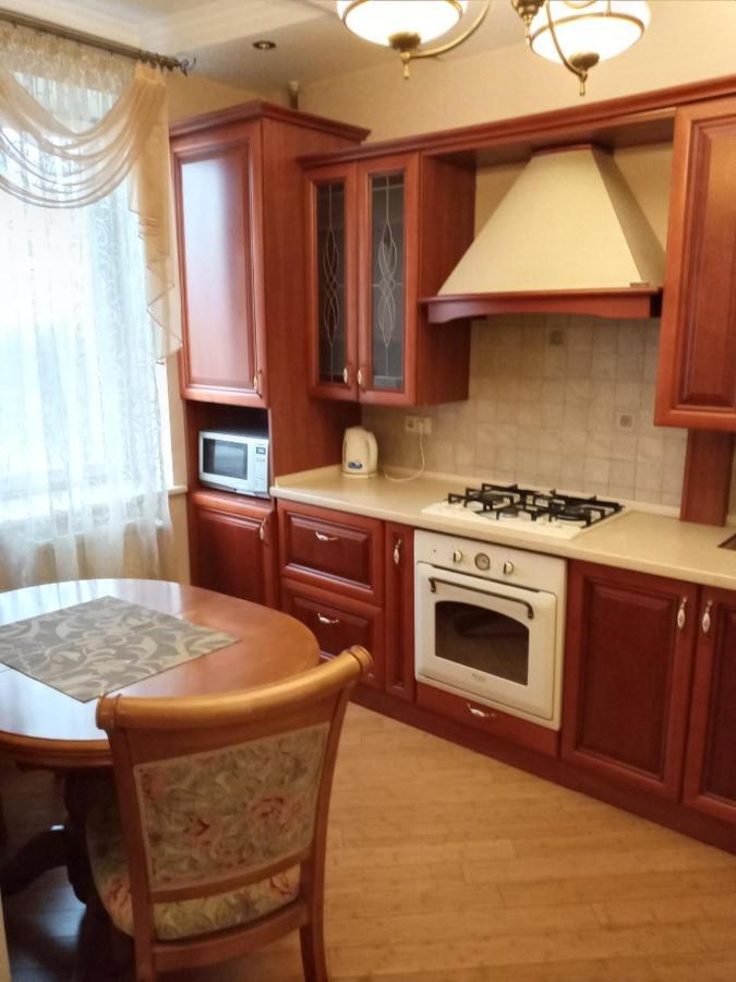 1-комнатная вип уровня посуточно в ужгороде. ул.и.франка. Apartment Uzhhorod