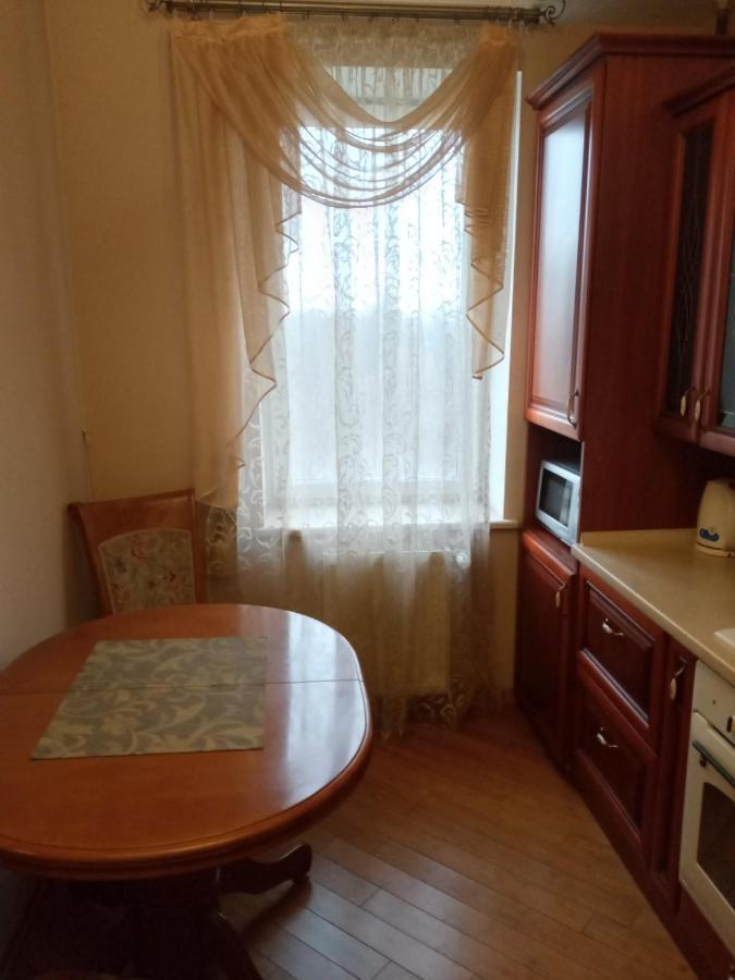 1-комнатная вип уровня посуточно в ужгороде. ул.и.франка. Apartment *